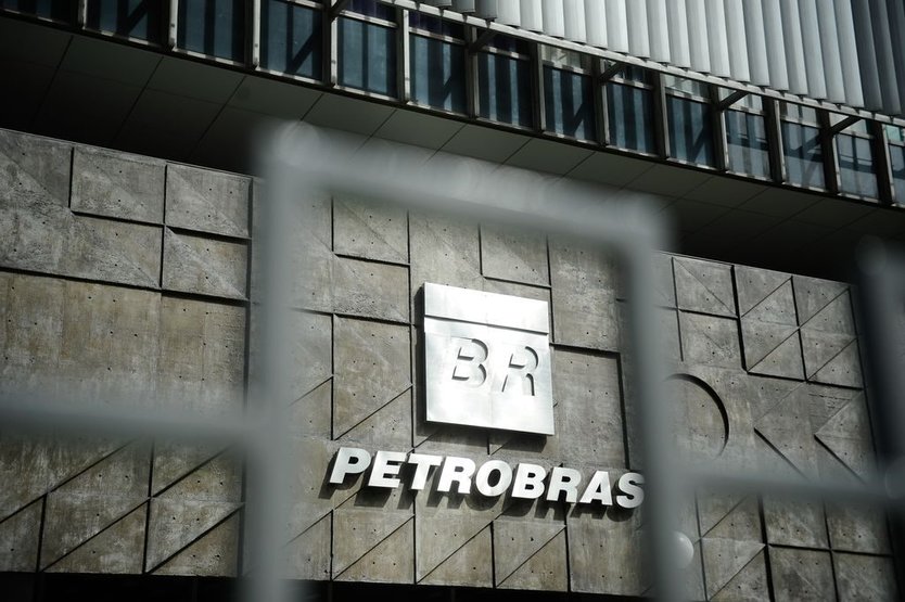 Petrobras tem prejuízo de R$ 1,5 bi no 3º trimestre