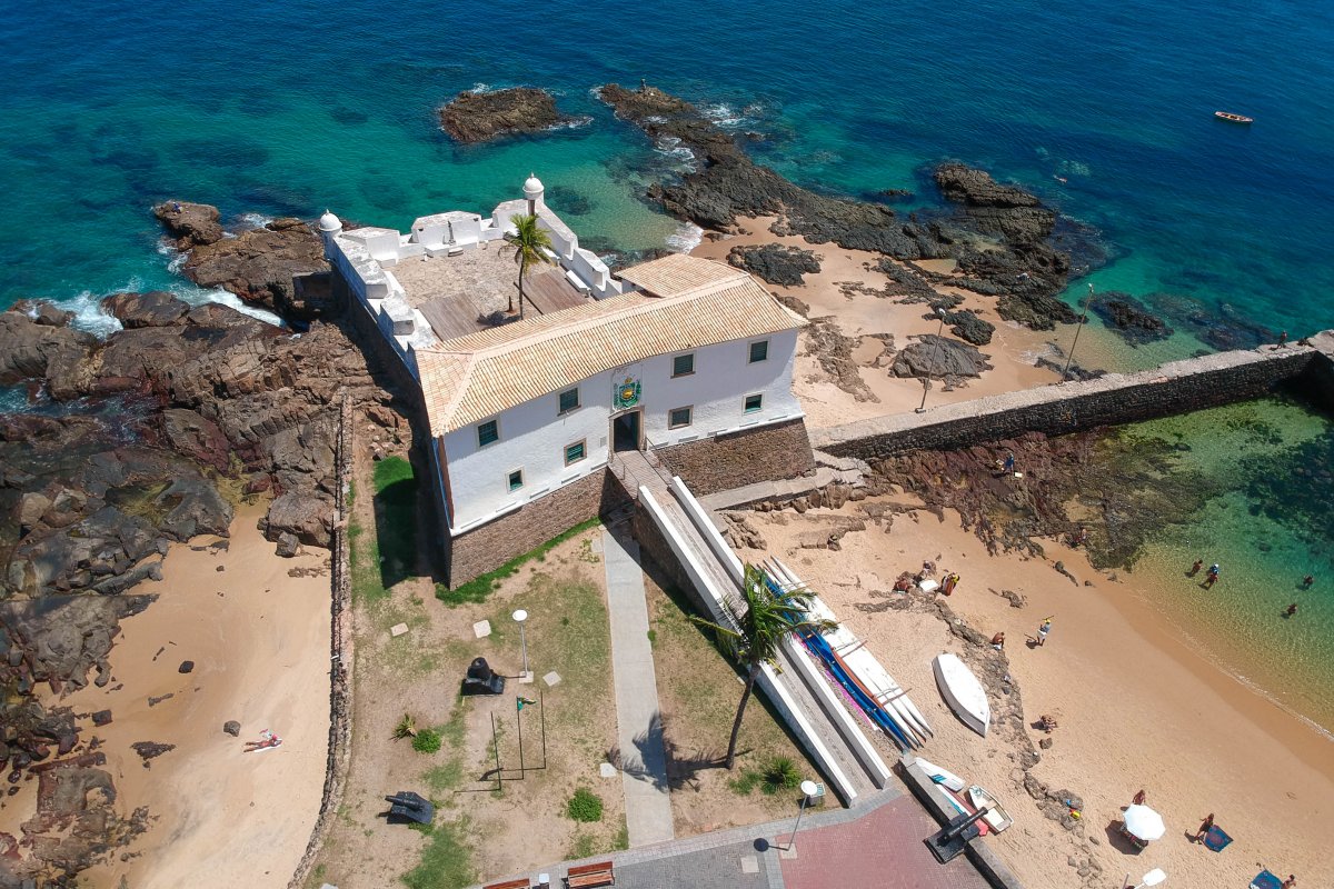 Bar Bistrô do Forte Santa Maria, no Porto da Barra, está de volta e traz os momentos “Acústicos do Mirante”