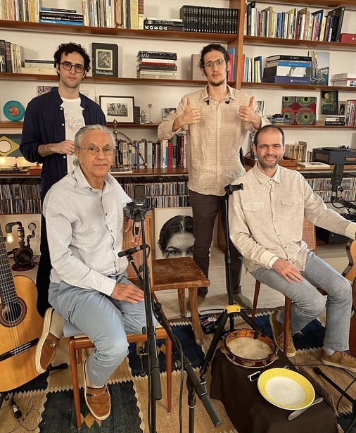 Live de Caetano Veloso é destaque em prêmio da APCA