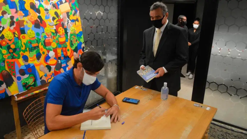 Guiga Sampaio recebe convidados em lançamento do seu primeiro livro