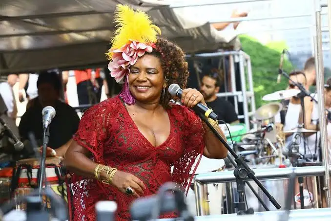 Margareth Menezes faz Baile da Maga nesta quarta, ao vivo, no Multishow e YouTube