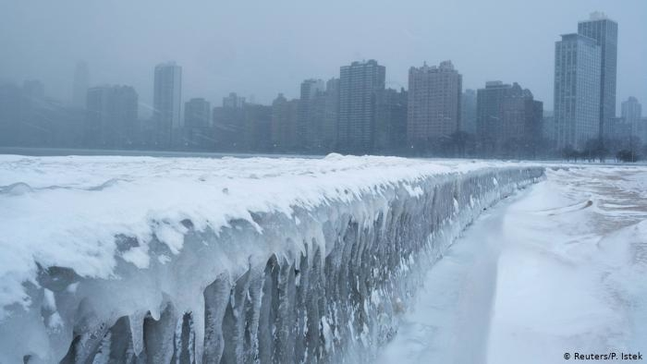 Onda de frio nos EUA deixa mais de 20 mortos; milhões ficam sem luz