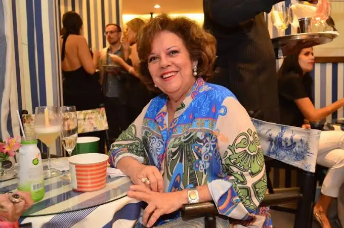 Janete Freitas mergulha na poesia no episódio de hoje do Sarau do XVIII