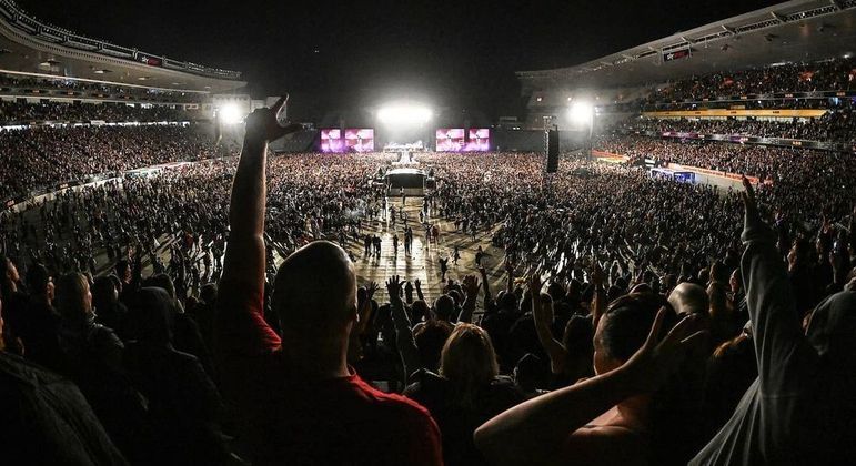 Nova Zelândia realiza 1º show com público após controlar covid-19