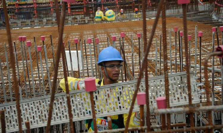 Investimentos têm queda de 4,7% em março, diz Ipea