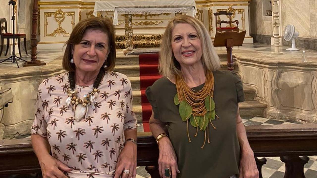 Celeste Leão e Vera Pontes promovem exposição, mesas decoradas e vendas na Igreja de Santo Antônio