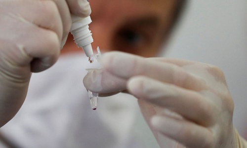 China desenvolve vacina contra Covid-19 por meio de inalação