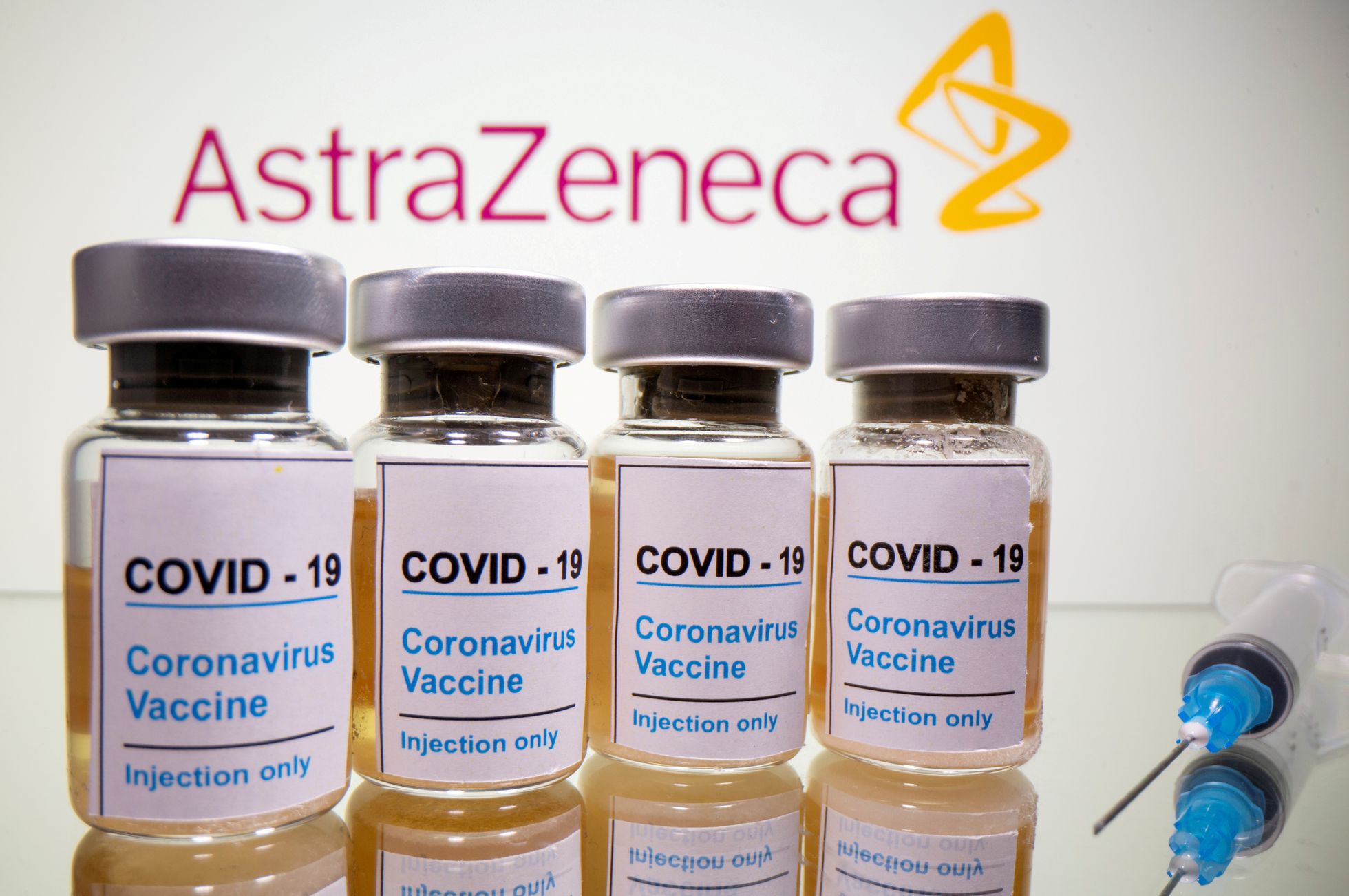 Vacina AstraZeneca: quais os sintomas, reações e os possíveis efeitos colaterais entre vacinados?