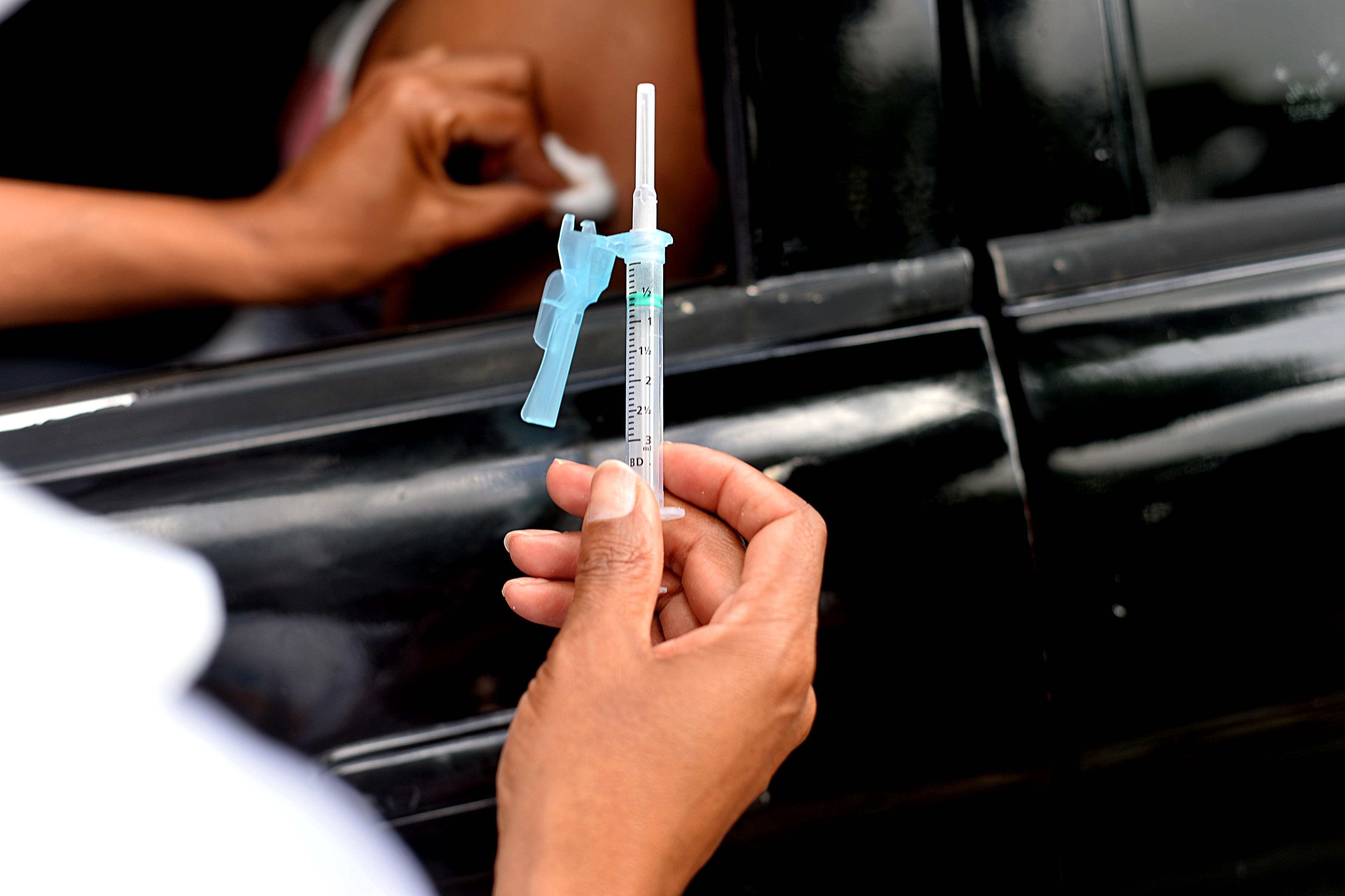 Covid-19: vacinação na Bahia passa a ser por critério de idade