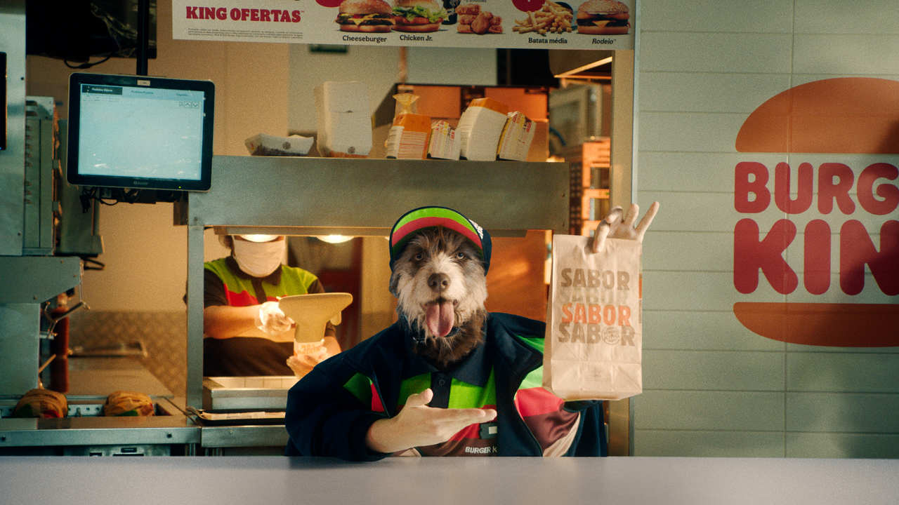 Burger King lança Whopper para cachorros