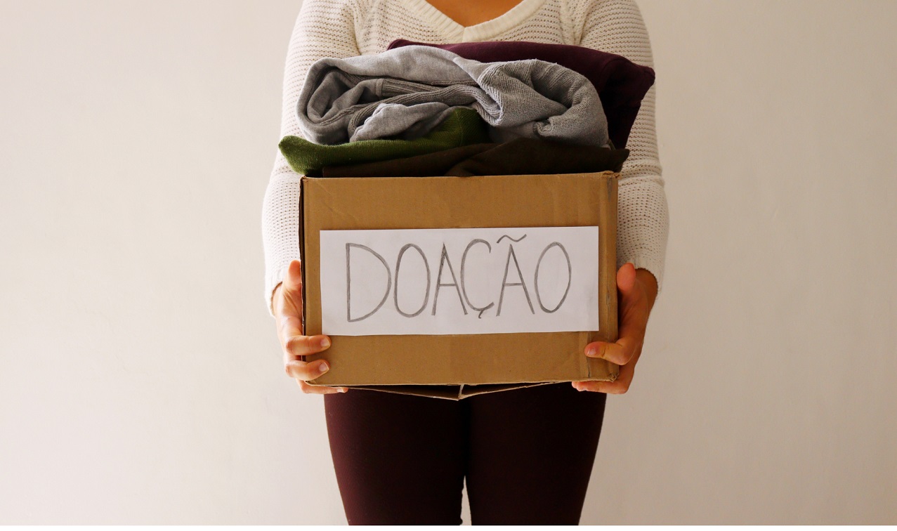 Campanha solidária da Drogaria São Paulo vai beneficiar a OSID e o Martagão Gesteira com  doações de itens de vestuário