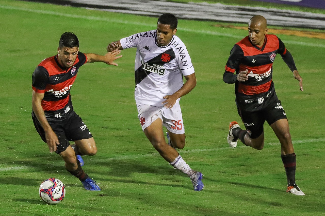 Vitória e Bahia continuam devendo bom futebol e bons resultados