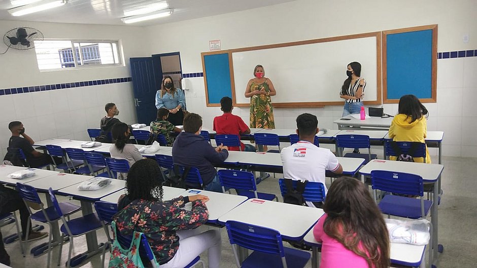 Rede estadual retoma aulas semipresenciais do Ensino Fundamental nesta segunda (9)