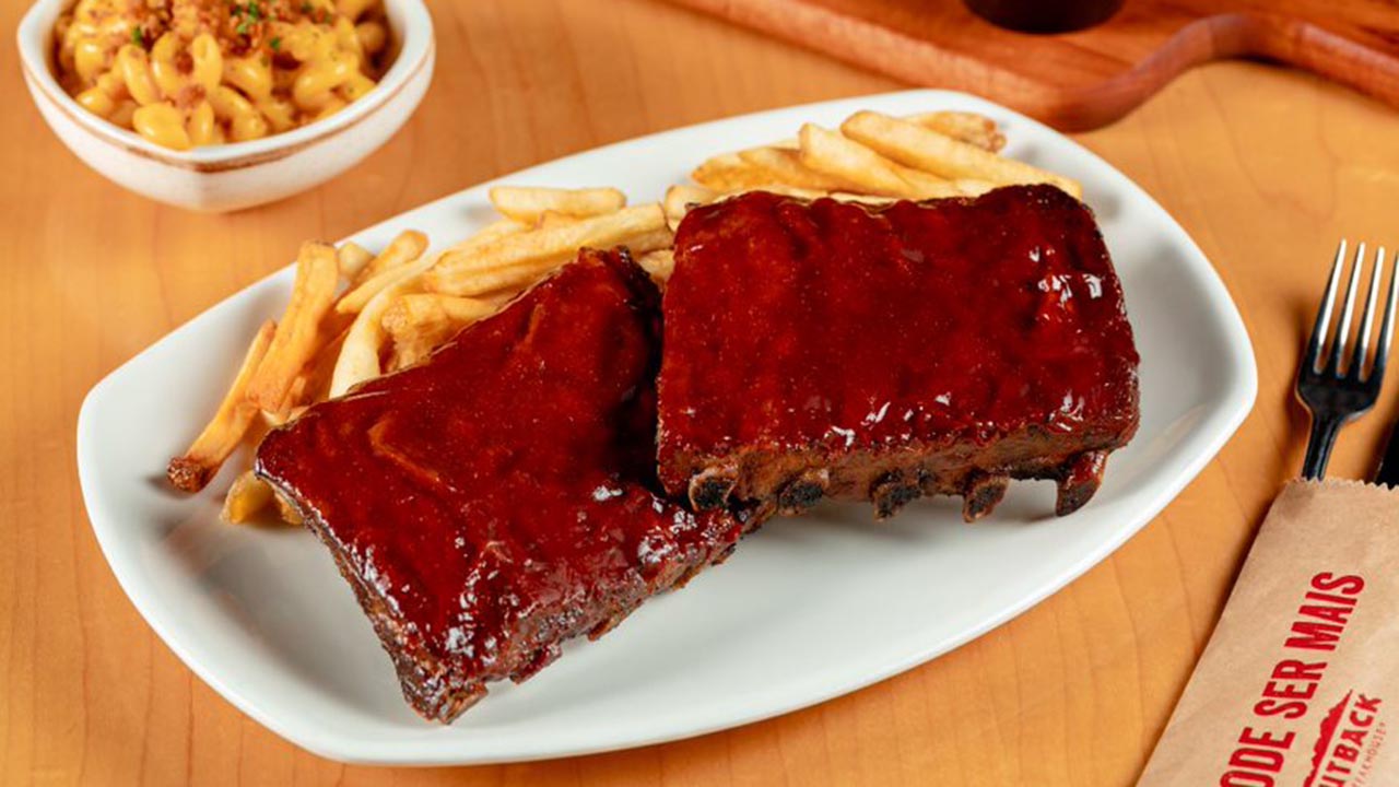 Outback traz supercombo de 2 Jr Ribs + 2 acompanhamentos por preço especial