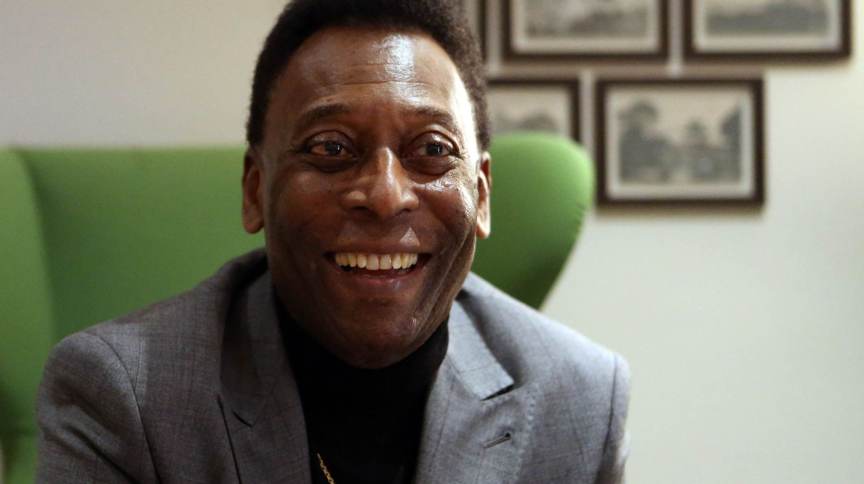 Hospitalizado há seis dias, Pelé diz que retirou tumor no intestino