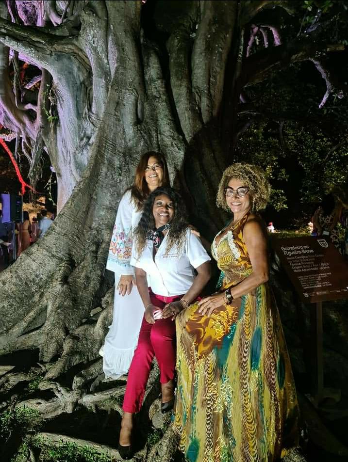 Empresárias Rai Oliveira, Chef Nalva Oliveira e Dora Reuther foram vistas na inauguração do Museu Garcia D´Ávila em Praia do Forte