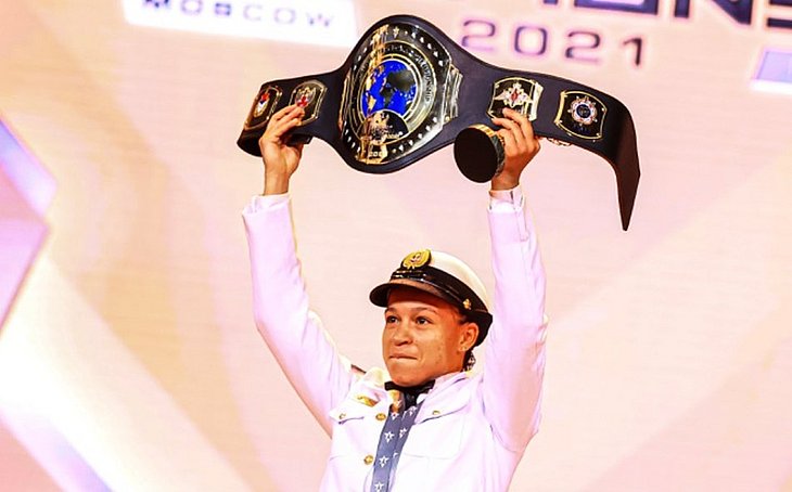 Baiana Beatriz Ferreira é campeã mundial militar de boxe