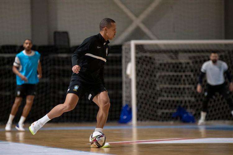 Brasil e Argentina disputam vaga na final da Copa do Mundo de futsal