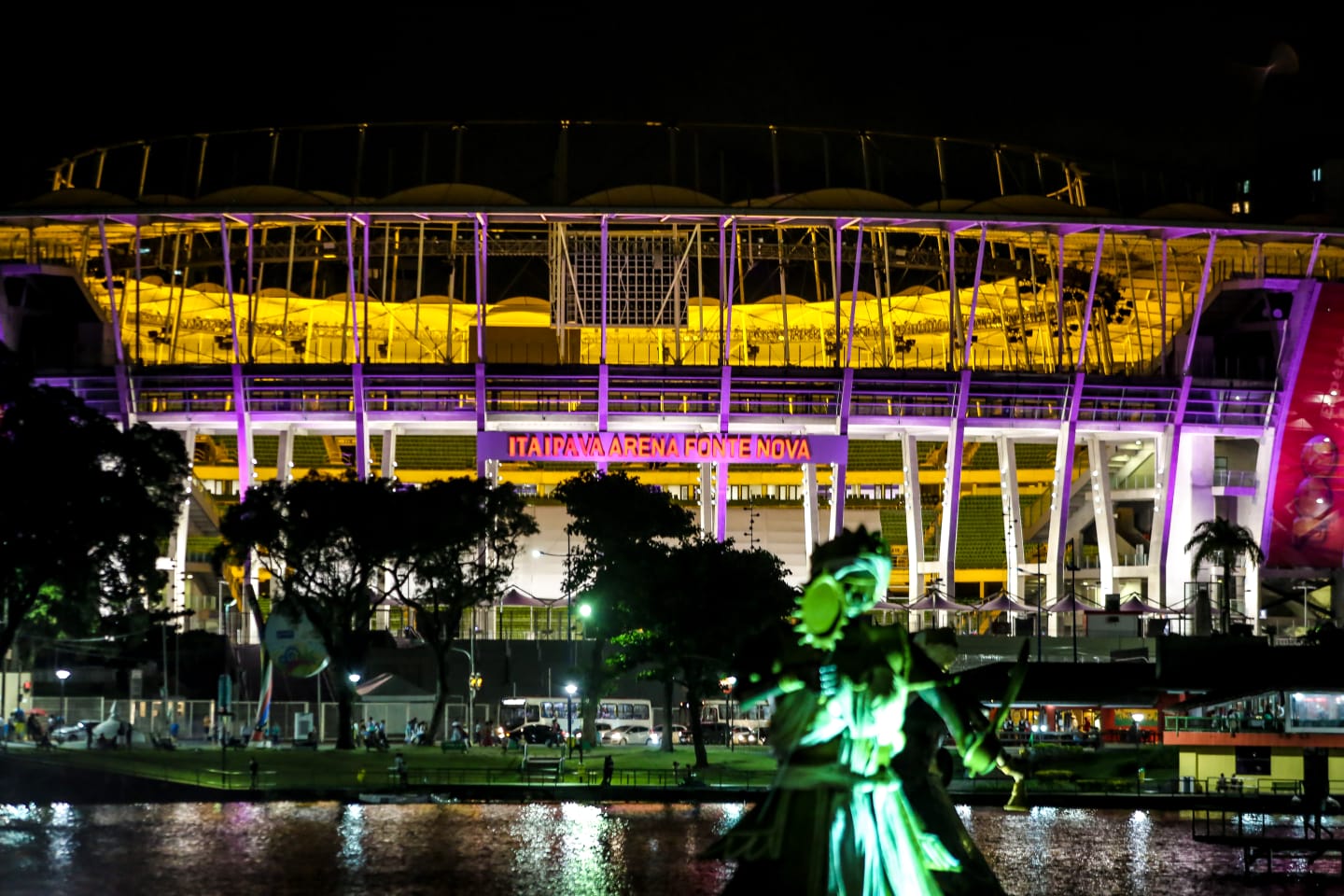 Outubro Rosa! Arena Fonte Nova ganha iluminação rosa hoje à noite e em dias de jogo