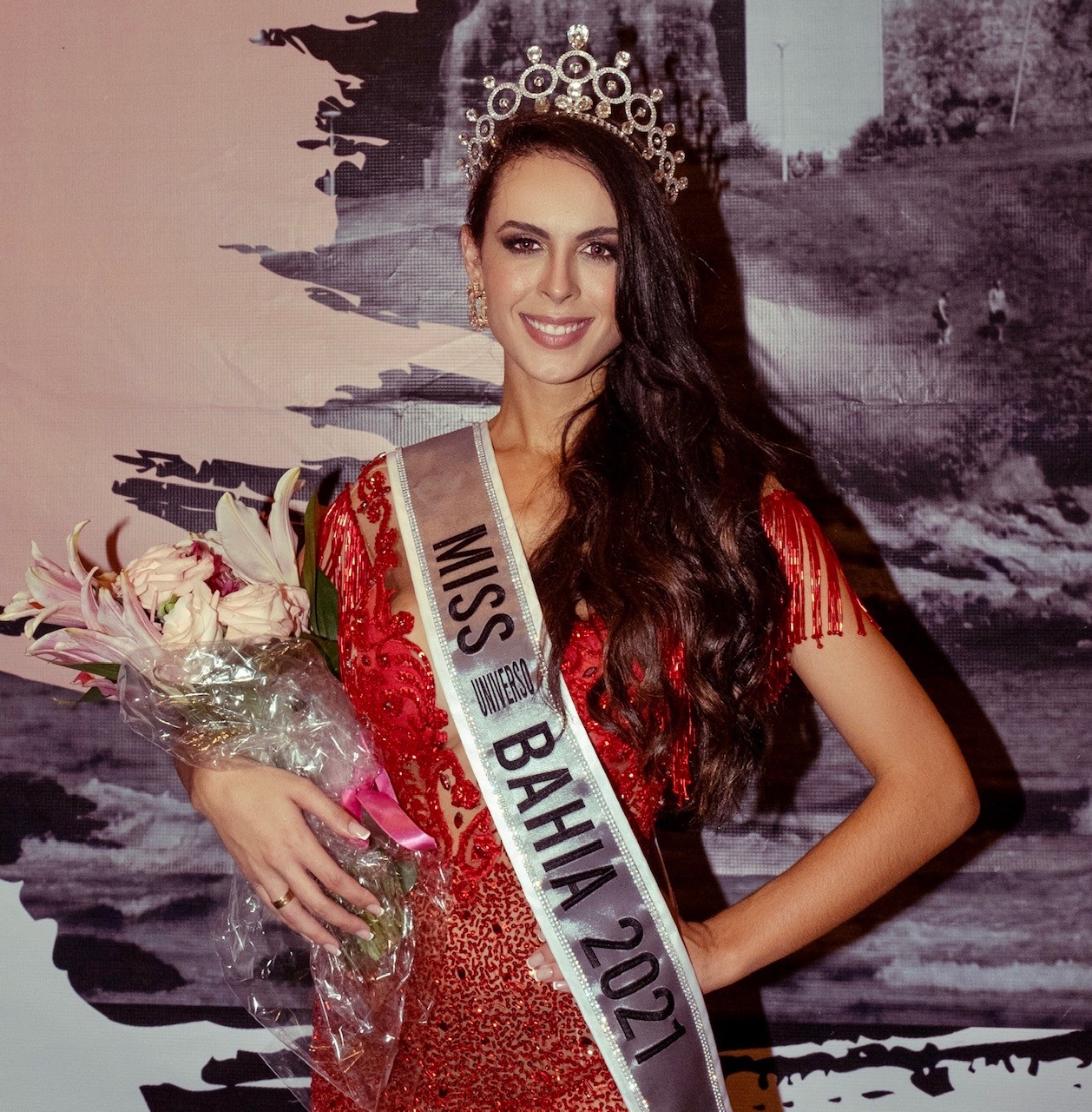 Tainara Bacc é eleita Miss Universo Bahia 2021