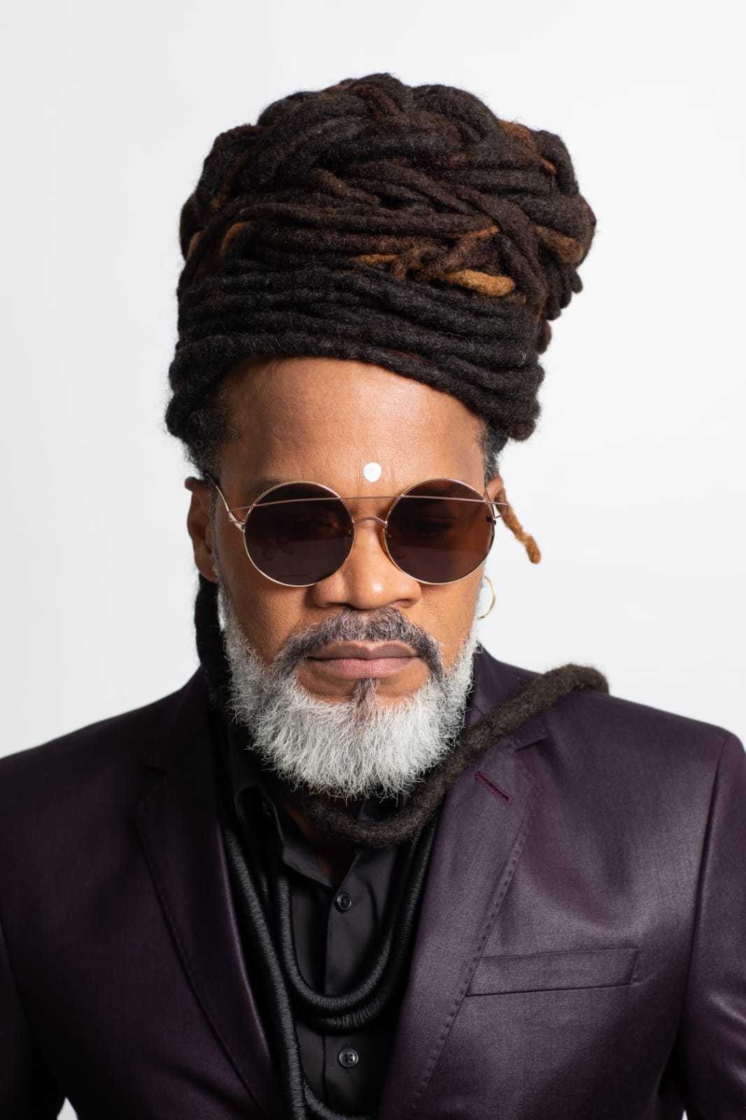 Carlinhos Brown lança novo álbum “SIM.ZÁS” em todas as plataformas digitais