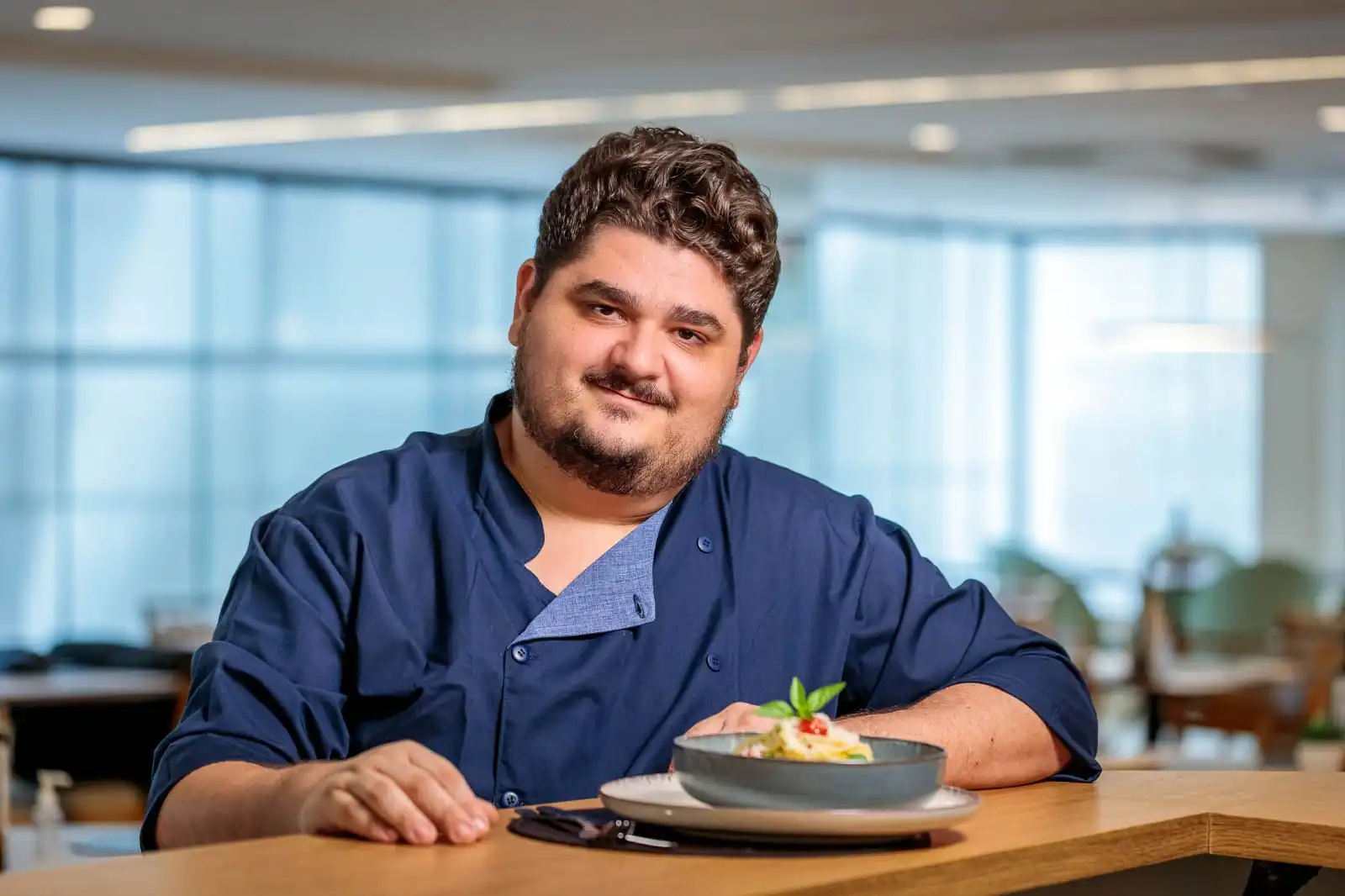 Chef Gabriel Rodrigues comanda a cozinha do Almacen Pepe Horto