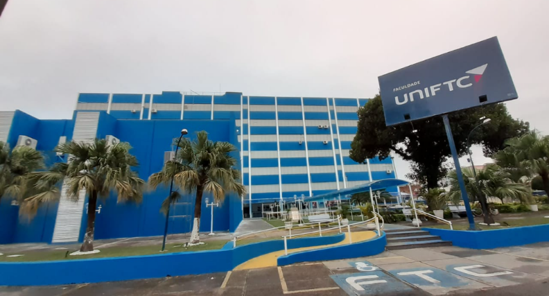 Fundo Mubadala compra faculdades de medicina na Bahia