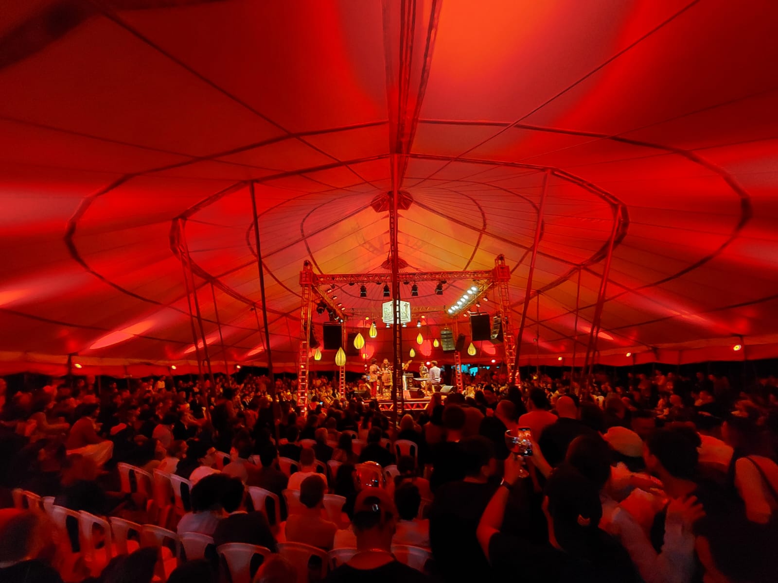 Festival de Jazz do Capão ocupou o Circo do Capão durante primeira noite do evento