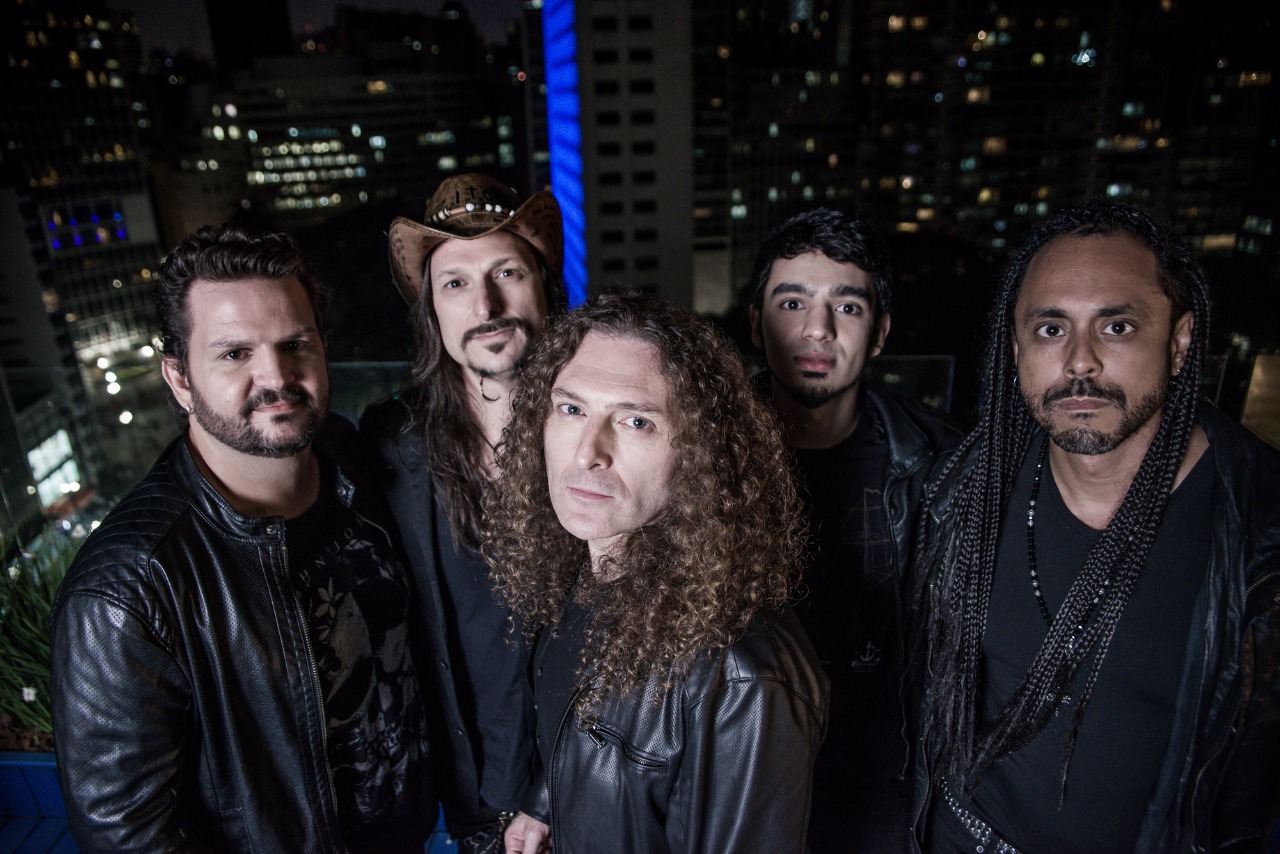 Angra volta à Bahia com turnê de 20 anos do álbum Rebirth