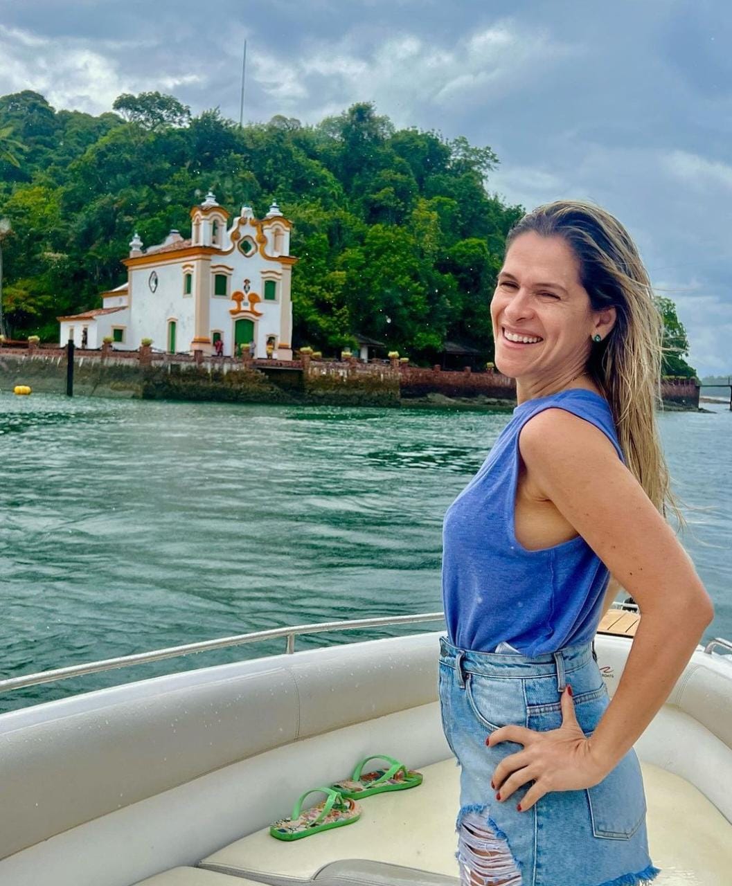 Ingrid Guimarães curte Ilha dos Frades e derrete-se ao falar da Bahia: "A Bahia recarrega. A Bahia te relembra a alegria que é viver no Brasil"