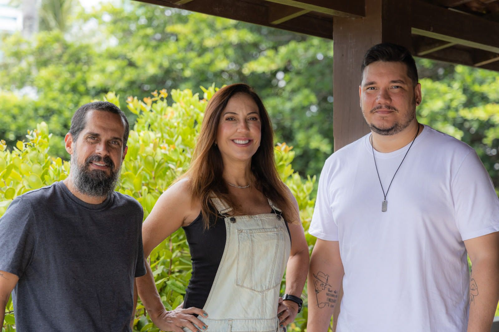 Carol Sousa, Elano Passos e Edgard Abbehusen assinam intervenção artística em homenagem a Iemanjá