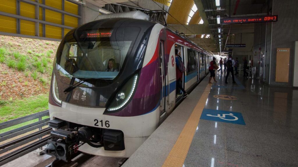 Colaboradores da CCR Metrô Bahia realizam doação de sangue para salvar vidas