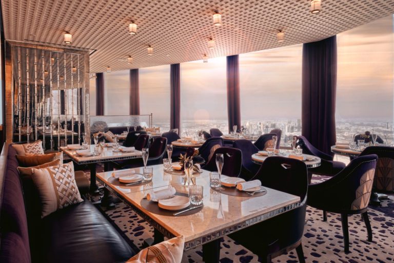 Dubai reinaugura restaurante mais alto do mundo no Burj Khalifa