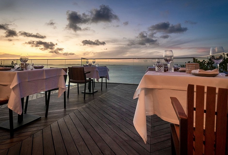 Fera Palace Hotel e Chefs do Grupo Origem criam restaurante exclusivo no terraço em Salvador