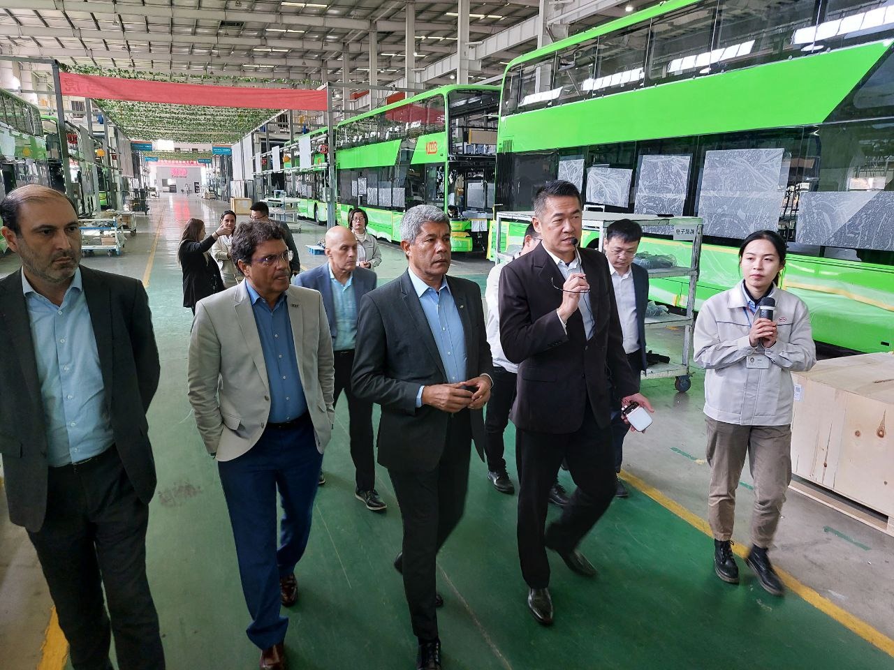Jerônimo visita fábricas da BYD na China: "batalhar para levar essa indústria para a Bahia"