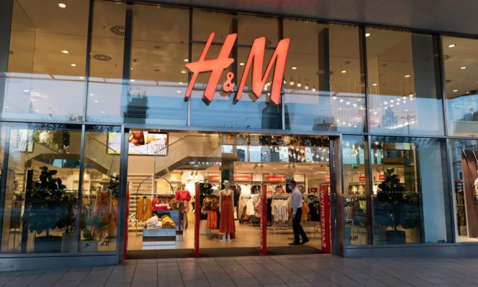 Multinacional de moda sueca, H&M chega ao Brasil em 2025