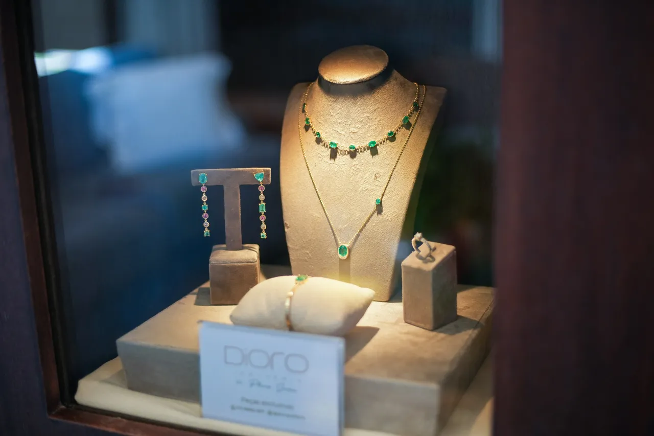 Convidado pelo Fasano Salvador, designer de joias baiano ganha espaço exclusivo no hotel