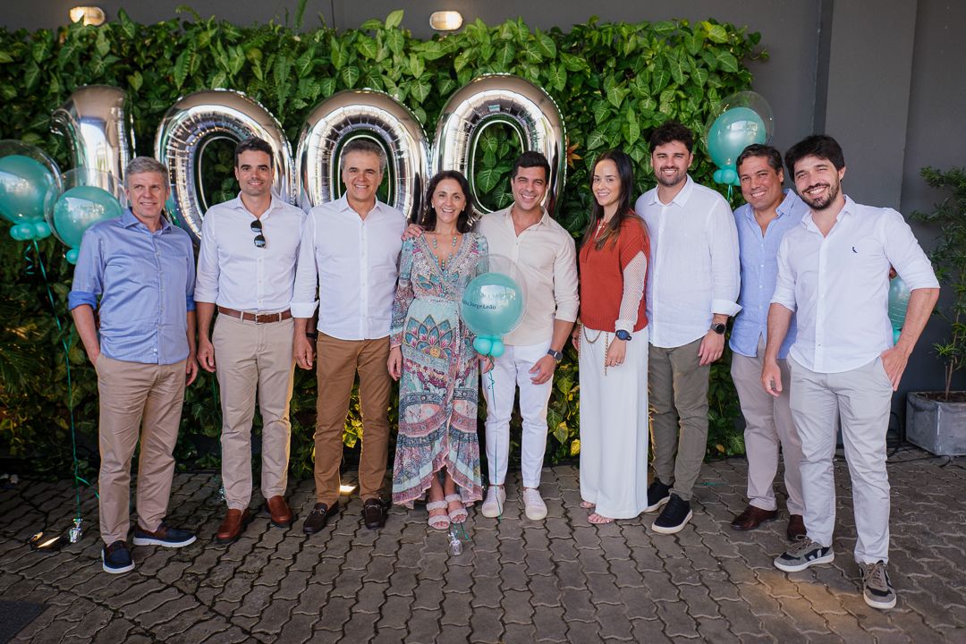 Grupo de urologia celebra 35 anos de fundação e 1.000 cirurgias robóticas no estado