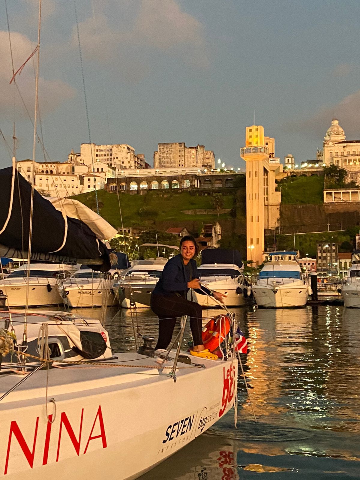 Solitária, mas acompanhada: Marina Bidoia inicia viagem rumo à Recife