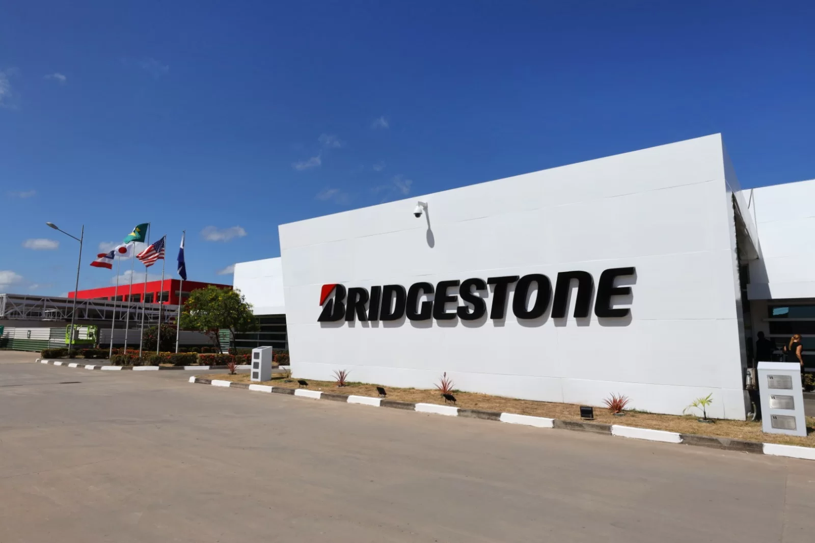 Camaçari celebra expansão da Bridgestone e geração de emprego