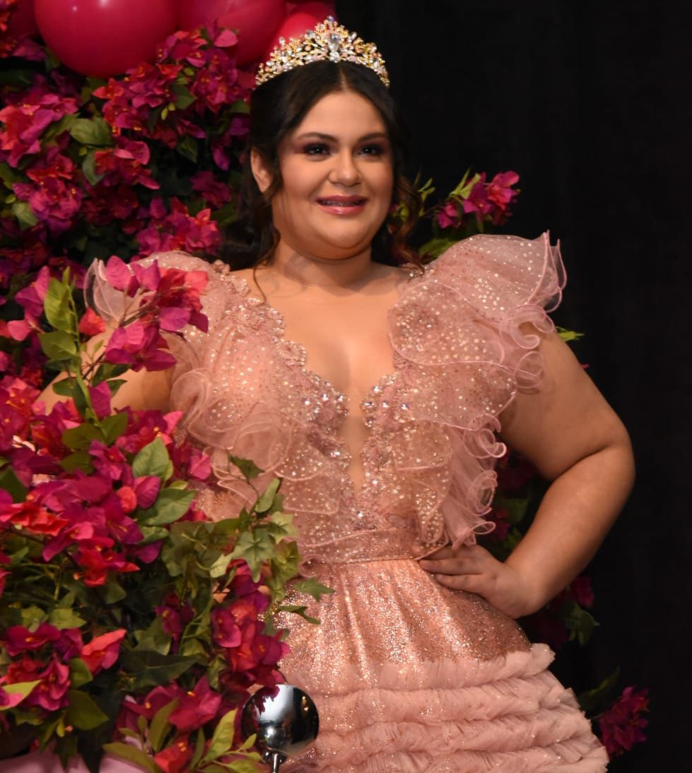 Dia de princesa: Bruna Isensee realiza sonho e comemora 15 primaveras