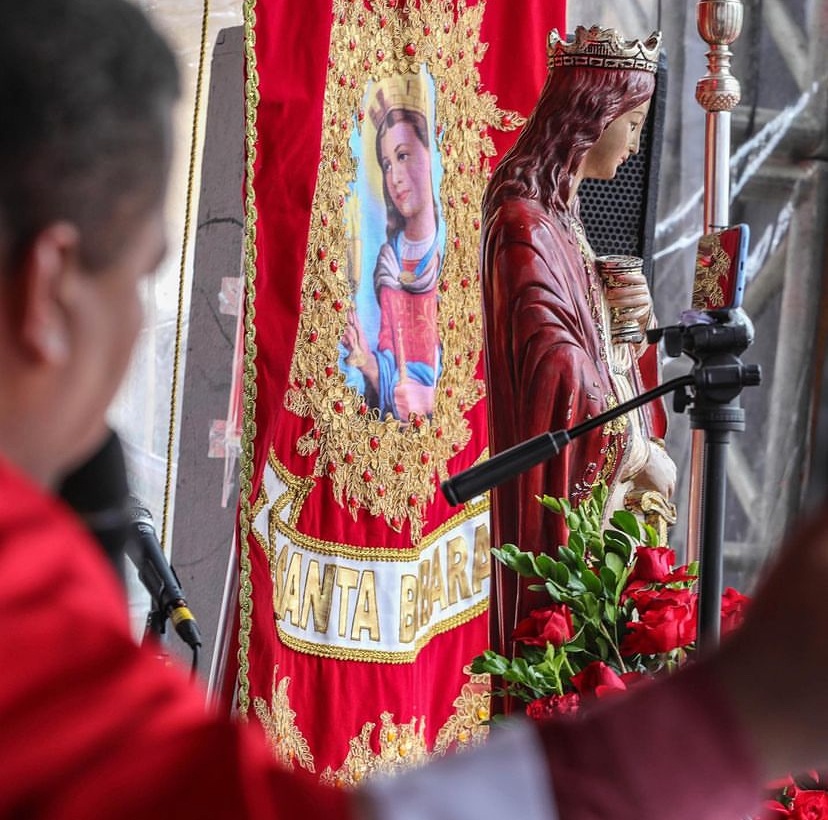 Festas populares marcam a alta estação na Bahia; Santa Bárbara deu início ao calendário nesta segunda-feira (04)