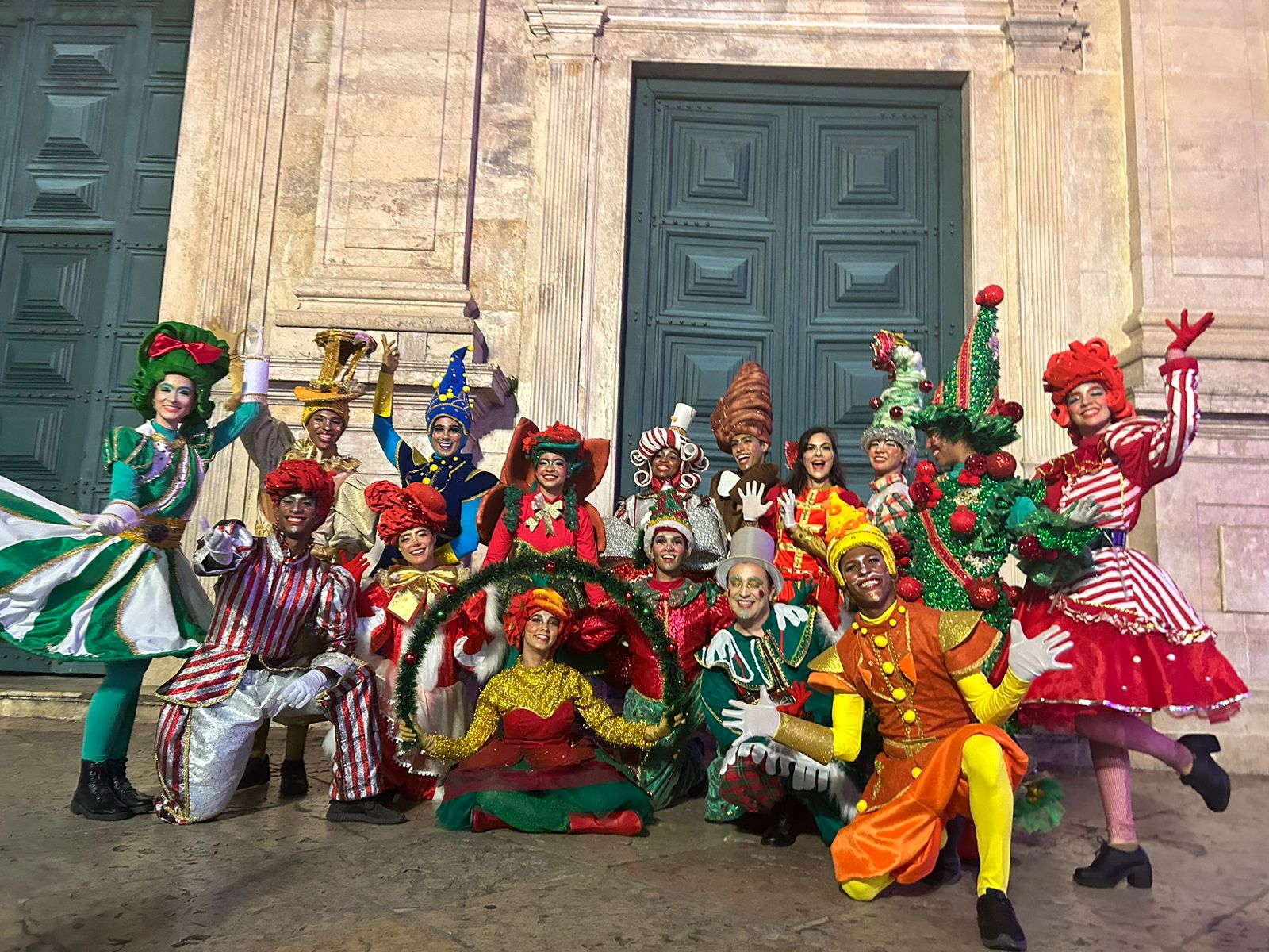 Com apresentações no Natal em Salvador, a companhia de dança Kika Tocchetto reúne mais de 70 artistas em números especiais