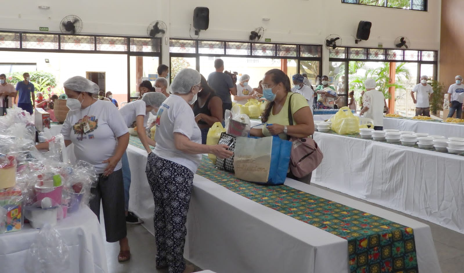 Almoço de Natal da Cidade da Luz acontece neste domingo, 24, com distribuição de cestas e presentes a pessoas em situação de vulnerabilidade