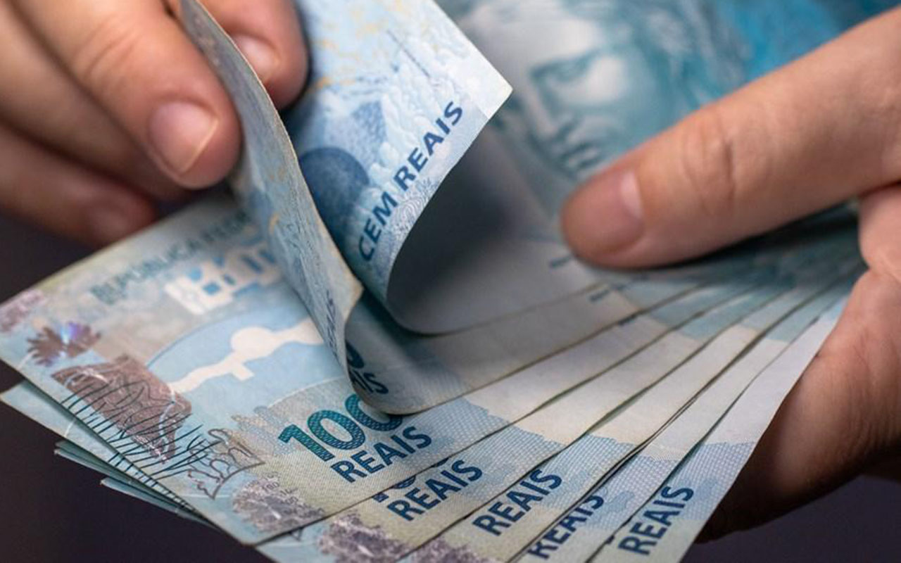 Governo confirma reajuste do salário mínimo de 2024 para R$ 1.412