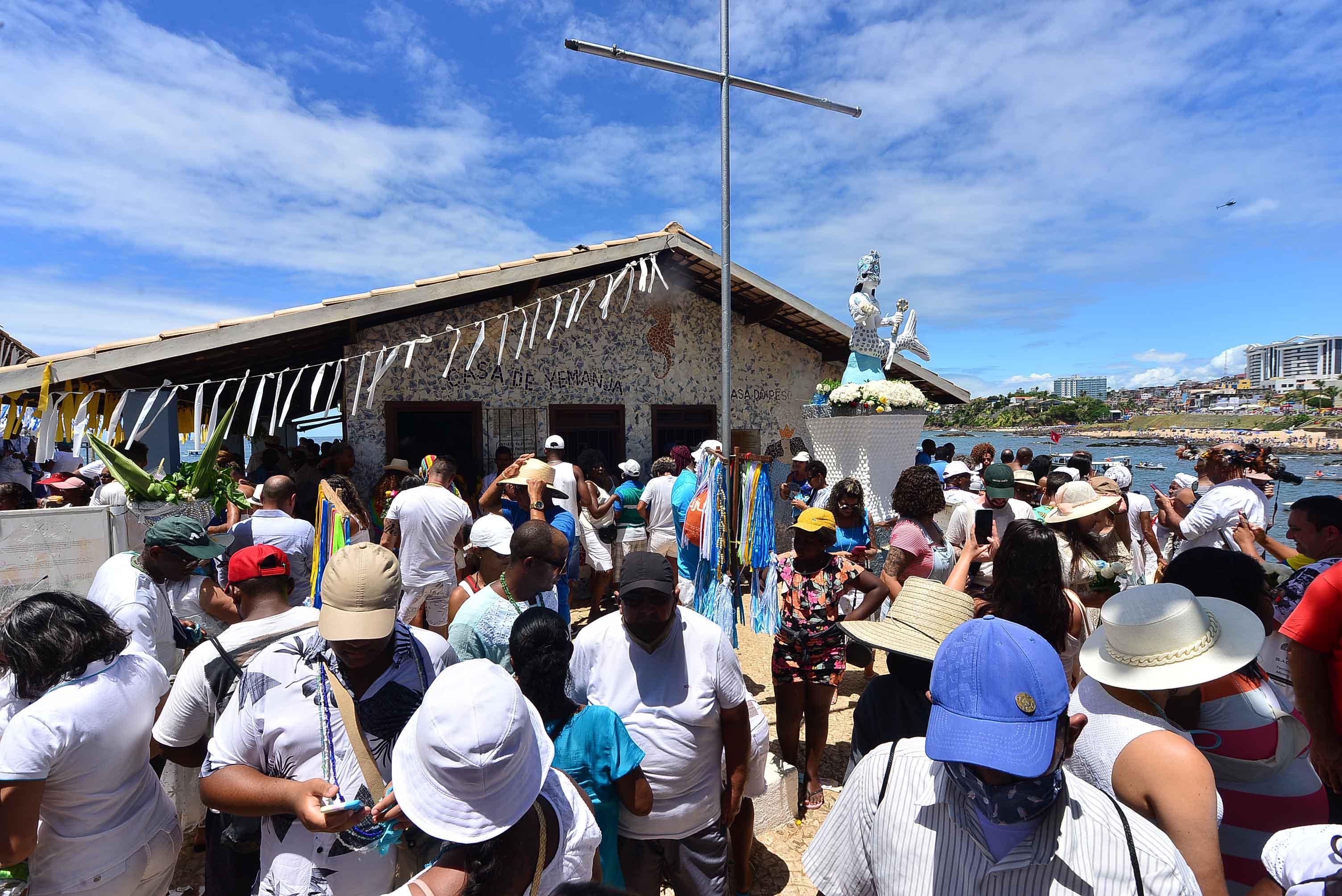 Festa de Iemanjá é a maior manifestação dedicada a um orixá na Bahia e teve origem no protagonismo de pescadores