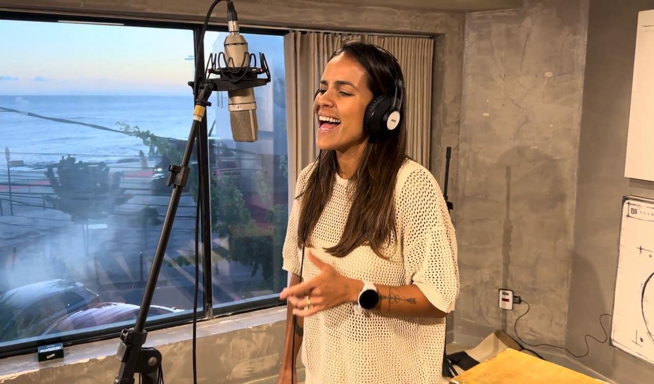 Ju Moraes lança single que vai compor trilha sonora de websérie
