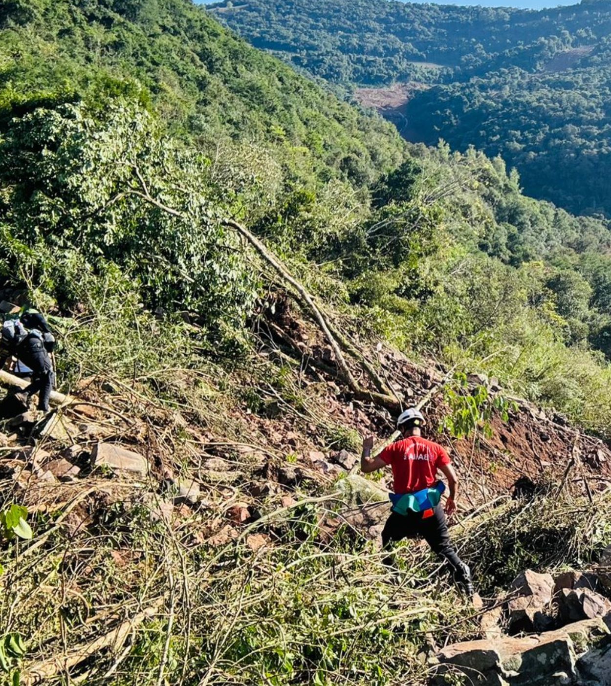 Bombeiros baianos enfrentam desafios na busca por desaparecidos no Rio Grande do Sul