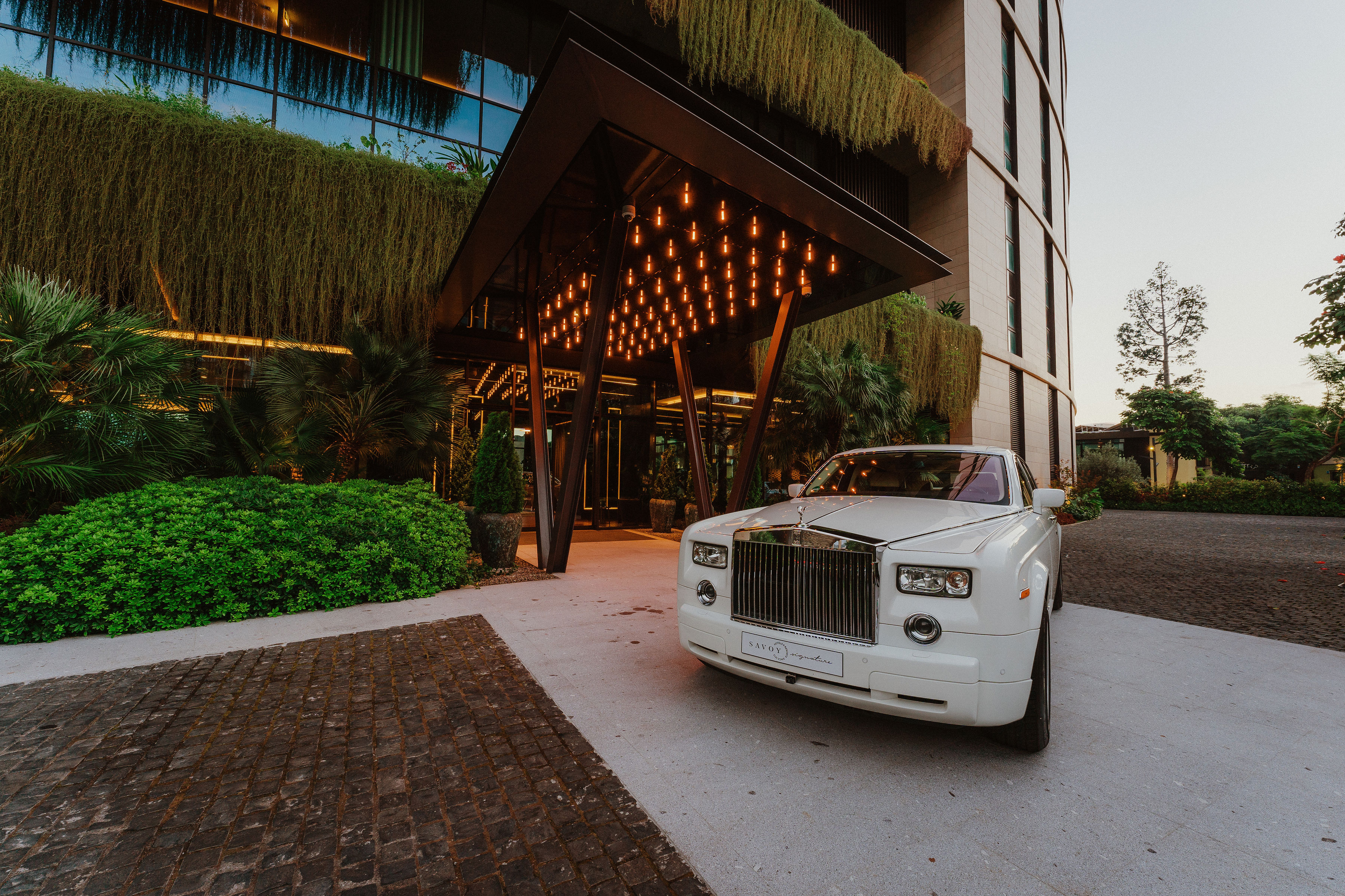 Puro luxo: novo resort na Ilha da Madeira oferece mordomo 24h e até passeio de Rolls Royce