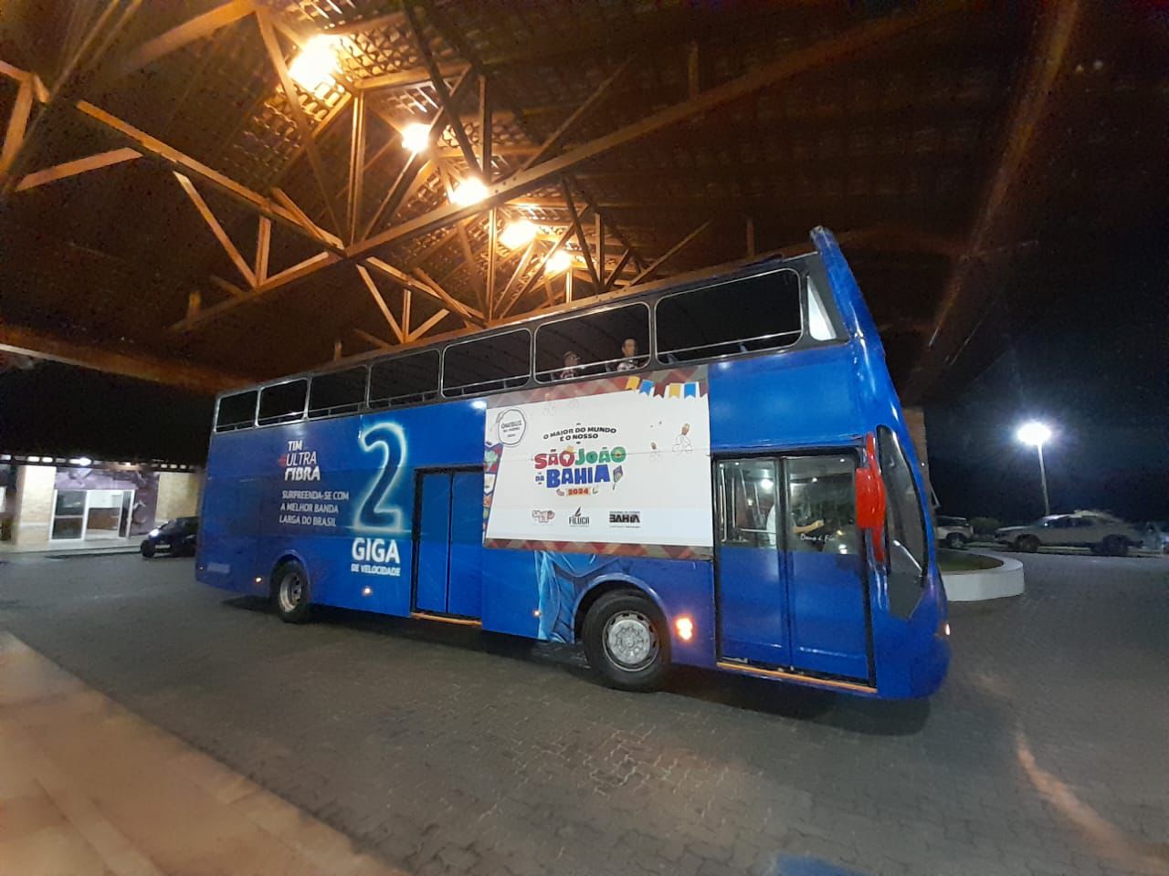 Ônibus do Forró: São João em Salvador conquista turistas e valoriza cultura local